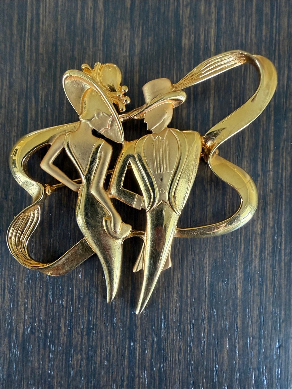 VINTAGE ART DECO STYLE DANCING COUPLE BROOCH Gold Tone Pin